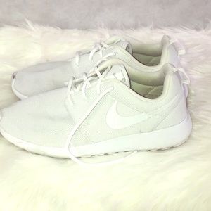 Nike Roshe White